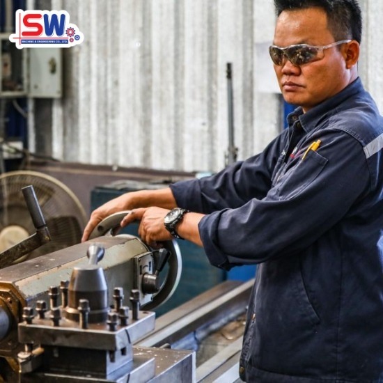 รับกลึงมิลลิ่ง ปาดเจาะ ระยอง - โรงกลึงระยอง รับกลึงงาน CNC - SW MACHINE